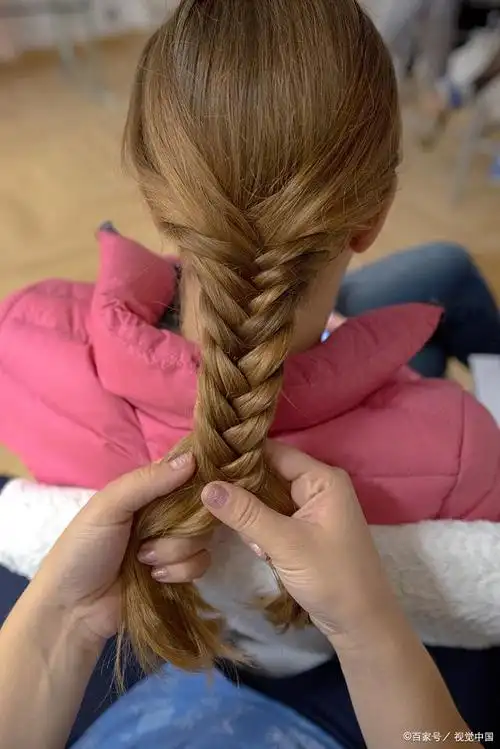 小女孩头发怎么扎,简单又好看?