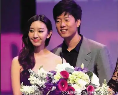 凌潇肃夸现任老婆可口被姚晨粉丝指责薄情图