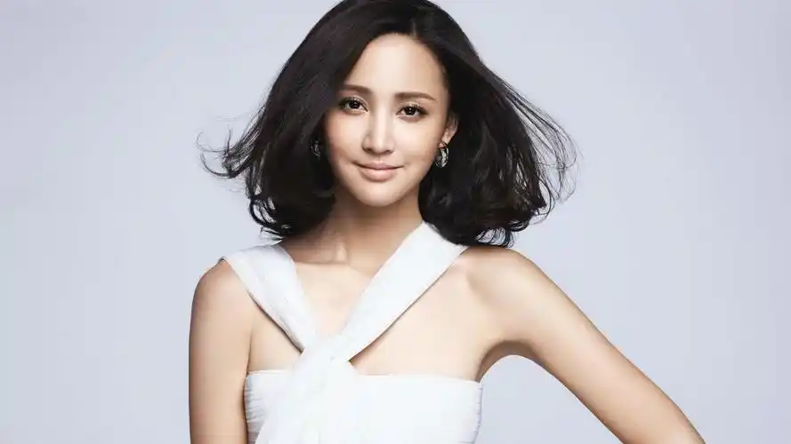 张歆艺个人资料 :离婚后嫁给前夫兄弟,被前夫说恶心,现任却把她宠成宝