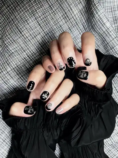 07黑色系暗黑短款美甲
