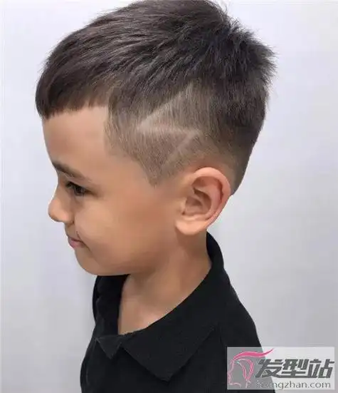 萌萌哒小男孩发型 两边铲刻线酷炫个性--sms580