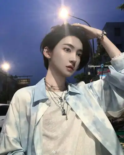 李由 神仙颜值,竟然是男孩子