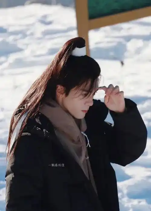 19娱乐瓜:王一博肖战李现吴磊罗云熙谭松韵张新成李沁曾舜晞_商务_好