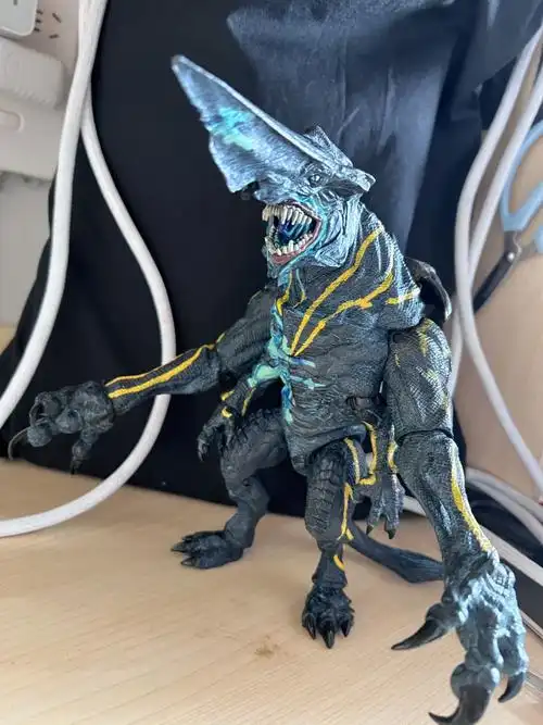 环太平洋怪兽收藏镰刀头