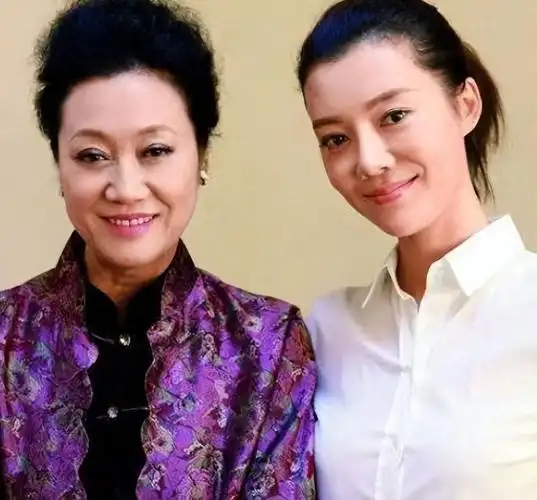 三,车晓彤和王丽云