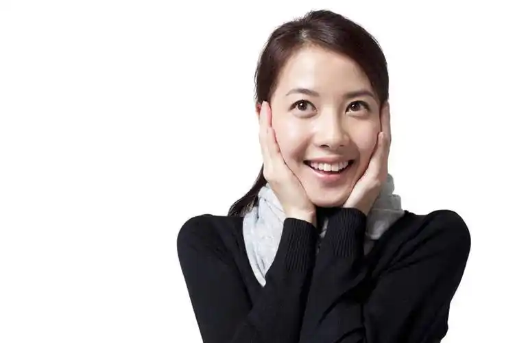 东方人,成年人,一个人,笑,微笑,露齿笑,横图,留白,白色背景,正面,时尚