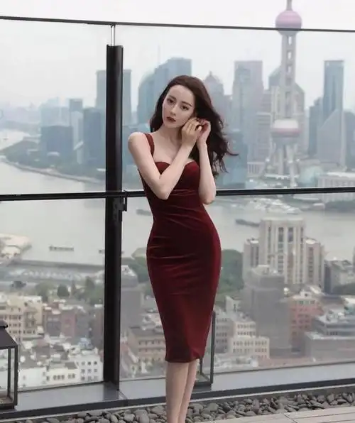 蜂腰翘臀,长腿美背,从李小冉到倪妮,这8位女星的身材,我服