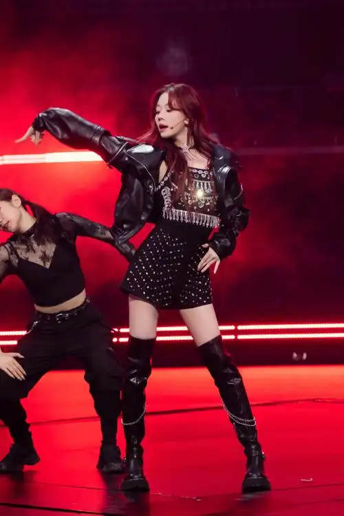 张紫宁超话今天大家有和@张紫宁zining在#奇妙练歌房#里开练嘛!