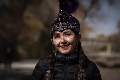 哈萨克族姑娘—波波