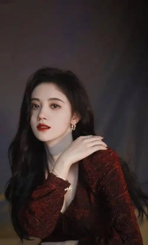 "四千年美女"鞠婧祎写真照被"疯传",看清这些部位心动了_网友_下巴