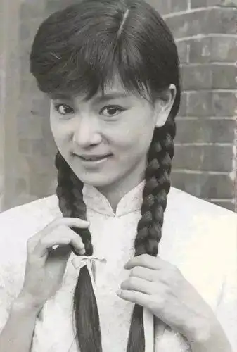 60岁的刘雪华年轻时倾国倾城,却惨遭抛弃,情路坎坷让人心疼