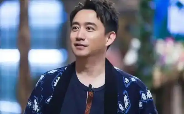 52岁黄磊近况,模样大变发福明显,自曝无戏可拍的真正原因