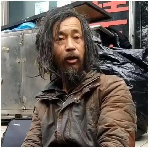 从公务员到流浪汉走红后身价200万被美女求婚沈巍现状如何