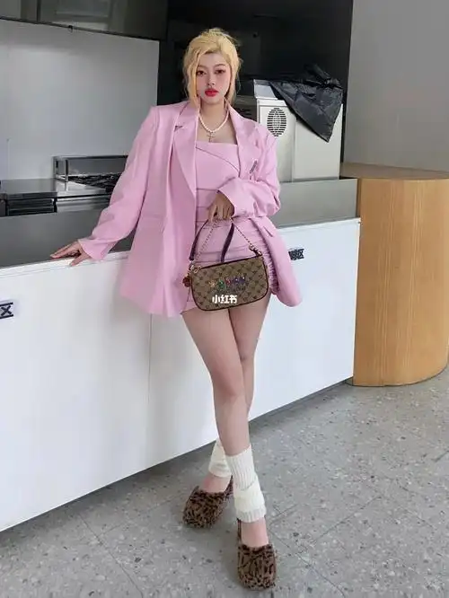 168cm120斤韩系微胖辣妹穿搭