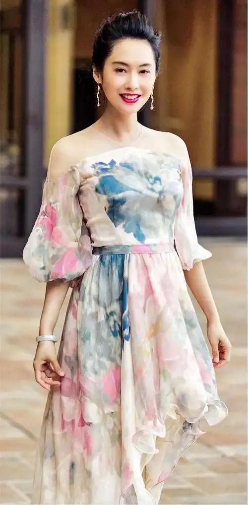 朱茵壁纸朱茵饰演的紫霞仙子是最经典的角色