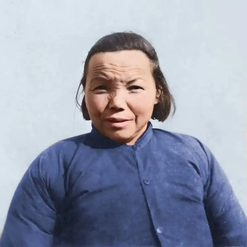 这是慈祥的母亲50周岁的照片 如今母亲已是高龄八十七周岁 愿 - 抖音