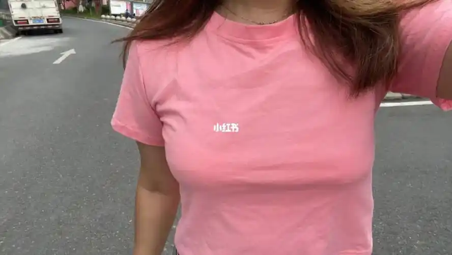 姐妹们我是不是胸外扩啊