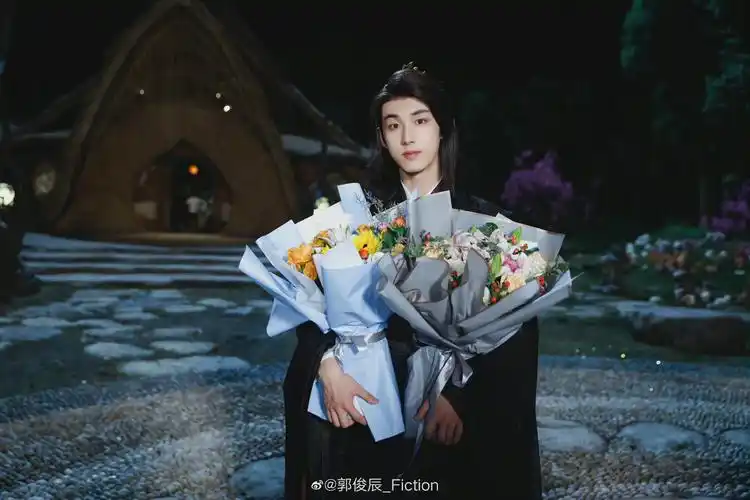 郭俊辰古装帅气满分一起期待郭俊辰新角色