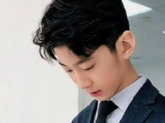 原创有种整容叫星二代长大张悦轩成男神小甜馨美到不敢认