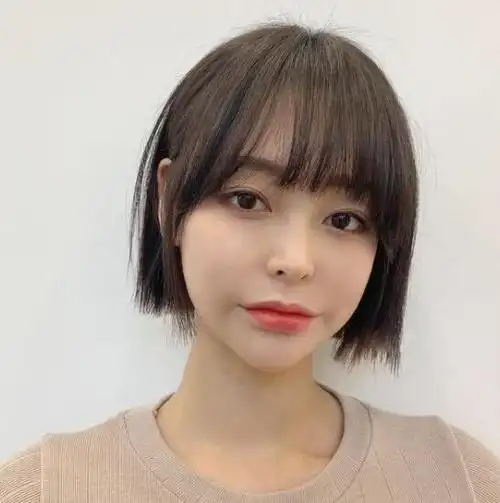 2022最流行短发发型直发,巨减龄时尚推荐发型