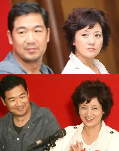 邓婕和老公同框显幸福,穿精致白外套配半裙,状态年轻看着真嫩