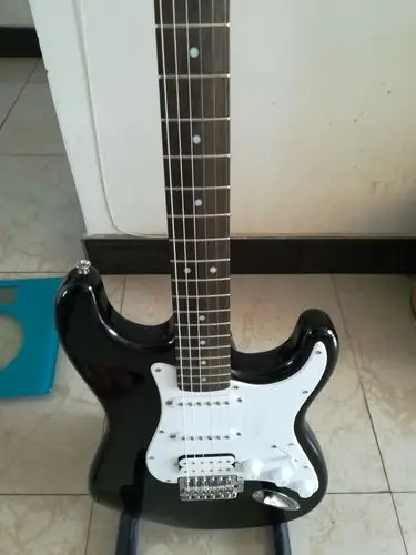 9成新squier芬达子弹电吉他便宜出了