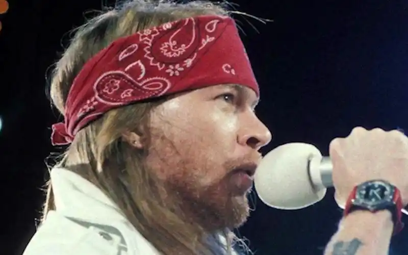 ai枪花主唱axl rose翻唱oasis(绿洲乐队)《little by little》是什么