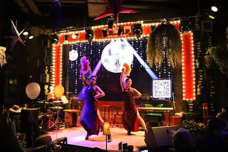 上海是中国城市夜生活之首不愧夜上海