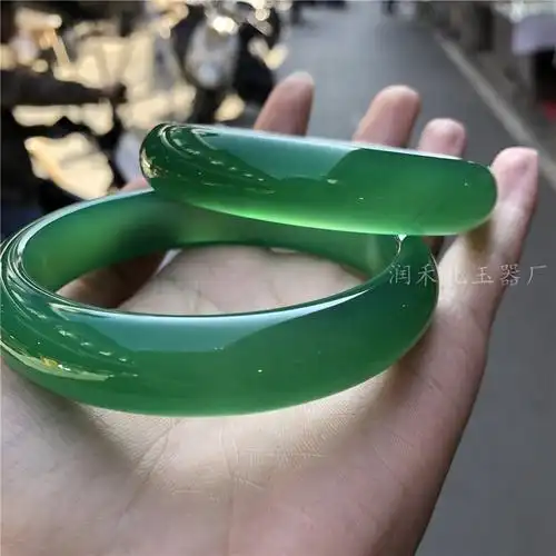 厂家批发高冰种帝王绿玉髓手镯满绿玛瑙玉镯翠绿玛瑙玉髓玉镯子