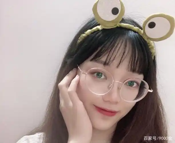 主播新秀来了!团子:3个月学吉他就像倒立洗头一样简单!