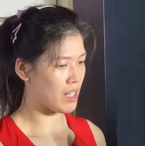 李盈莹显得憔悴,朱婷无表情,蔡斌戴着墨镜|丁霞|奥运会|国际排球竞赛