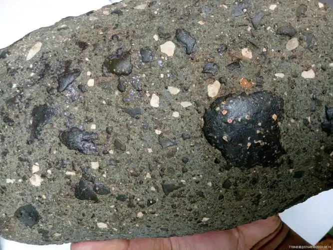 月球角砺陨石,微磁