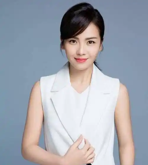 刘涛刚出道时的照片,长成这般模样,和现在相比简直判若两人