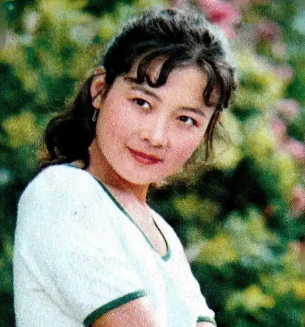 演员娜仁花:嫁给爱情,42岁高龄为丈夫产子,只因一切值得