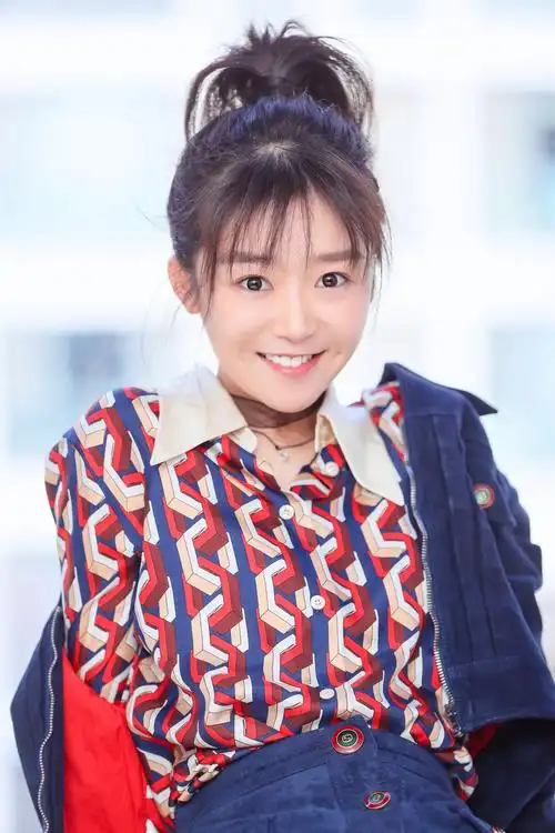 将夜曝苍风烈雪制作特辑宋伊人俏皮甜美亮相