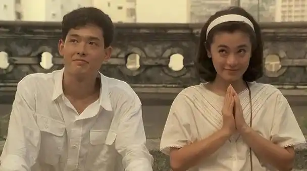 相较于父亲,母亲对张艾嘉的影响更为深远.