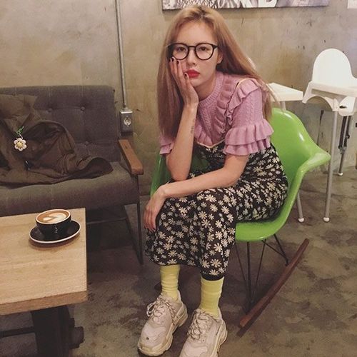 韩国明星金泫雅同款春季新款小菊花连衣裙吊带裙送紫色或白色t恤