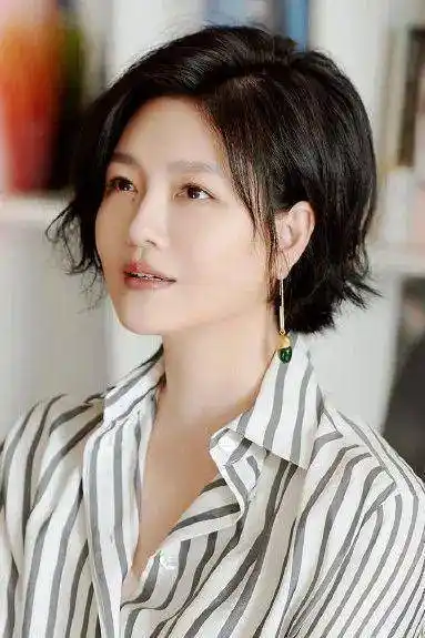 大s汪小菲夫妻同框真人秀,大s再剪短发显老气,中年发福富态满满_孩子