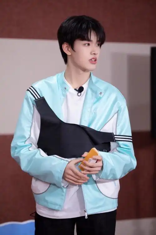 温柔学长好帅气@tf家族-张极