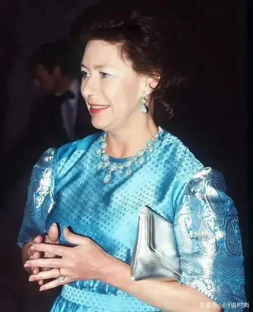 玛格丽特公主天生的贵族气质!身穿皮草尽显华丽,甜美笑容入人心