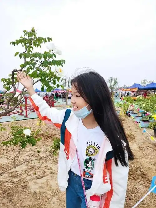 据了解,宋小睿今年11岁,是菏泽华蕾小学的一位五年级的学生,在某直播