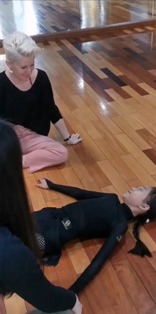 拉丁舞跟着世界拉丁舞冠军最高记录保持者乔安娜女神学习是件多么幸运