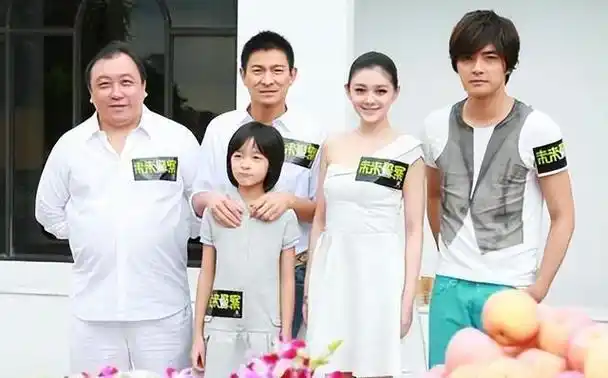 刚翻红便被告性骚扰?贺军翔:"好丈夫"人设翻车,过往争议不断