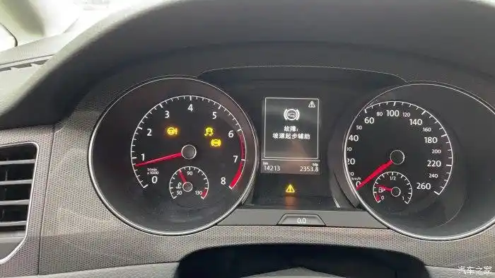 求助胎压防滑abs方向盘灯全亮了