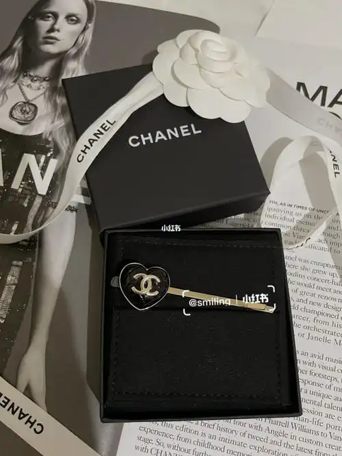 chanel22k爱心发夹