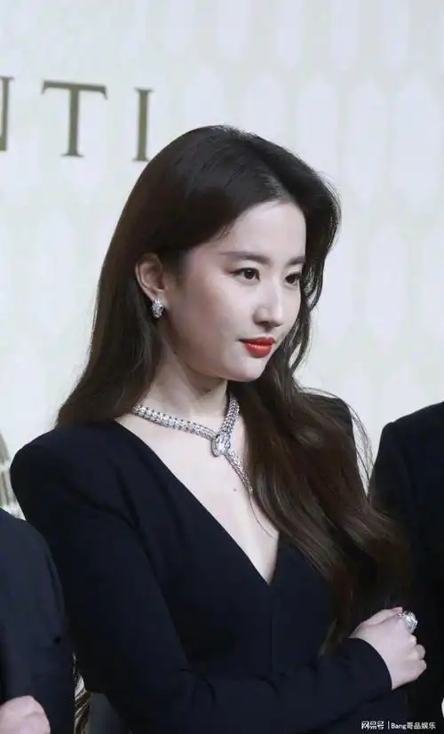 上海之夜,让我看清了刘亦菲的高冷,才是她被孤立的"因果"