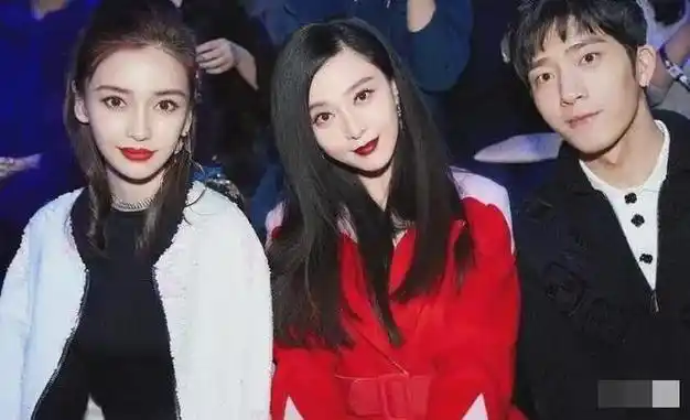 刘亦菲又胖嘴巴又怪能不能艳压范冰冰?看看她俩的合照就有答案了