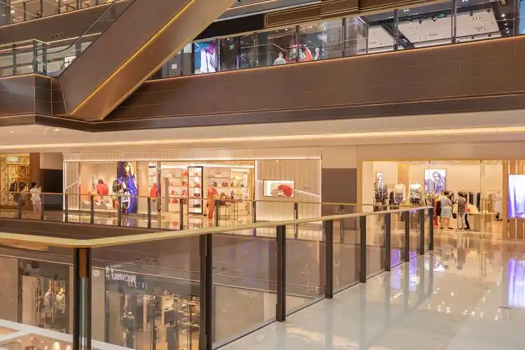 商场楼层通道商场走廊店铺入口服装店入口