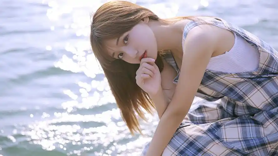 清纯长美女海边高清桌面壁纸壁纸2