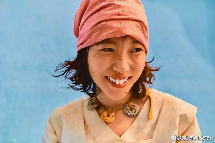 26岁窦靖童晒近照,素颜无明星包袱,形象气质和天后妈妈反差极大_照片